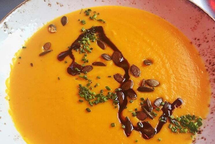 Kürbissuppe Gelb Teller Demo